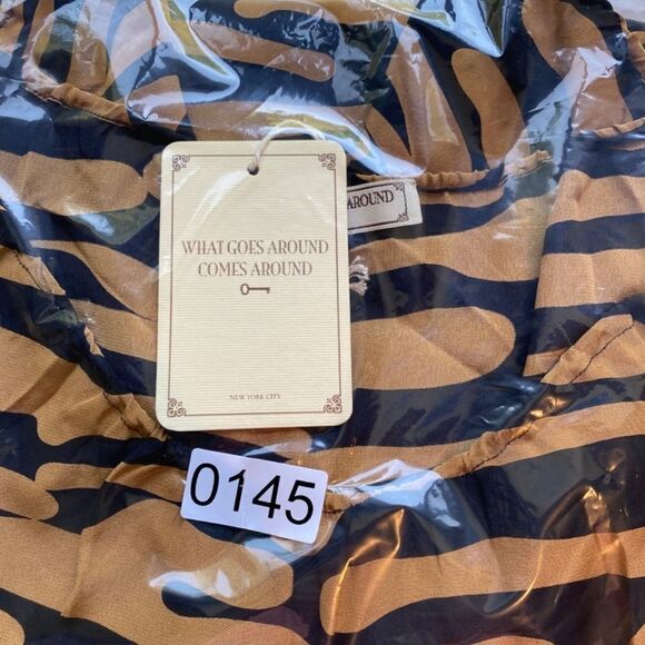 0145 What Goes Around Comes Around Print Blouse Shirt Size L NWT - Picture 10 of 10